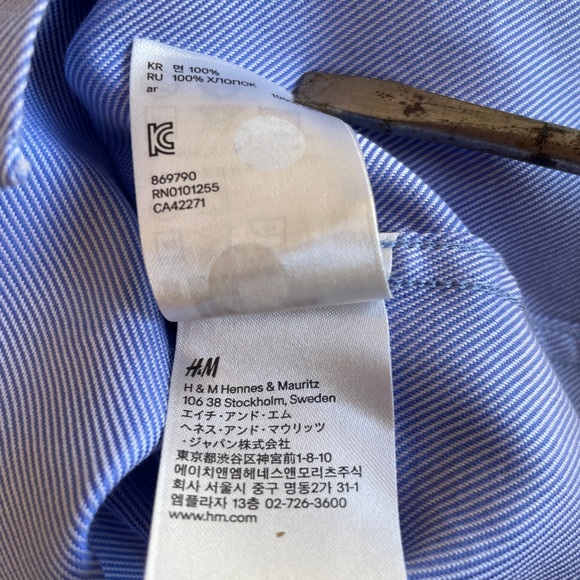 H&M Men's Long Sleeve Shirt Blue with Red Buttons Medium - Picture 10 of 11